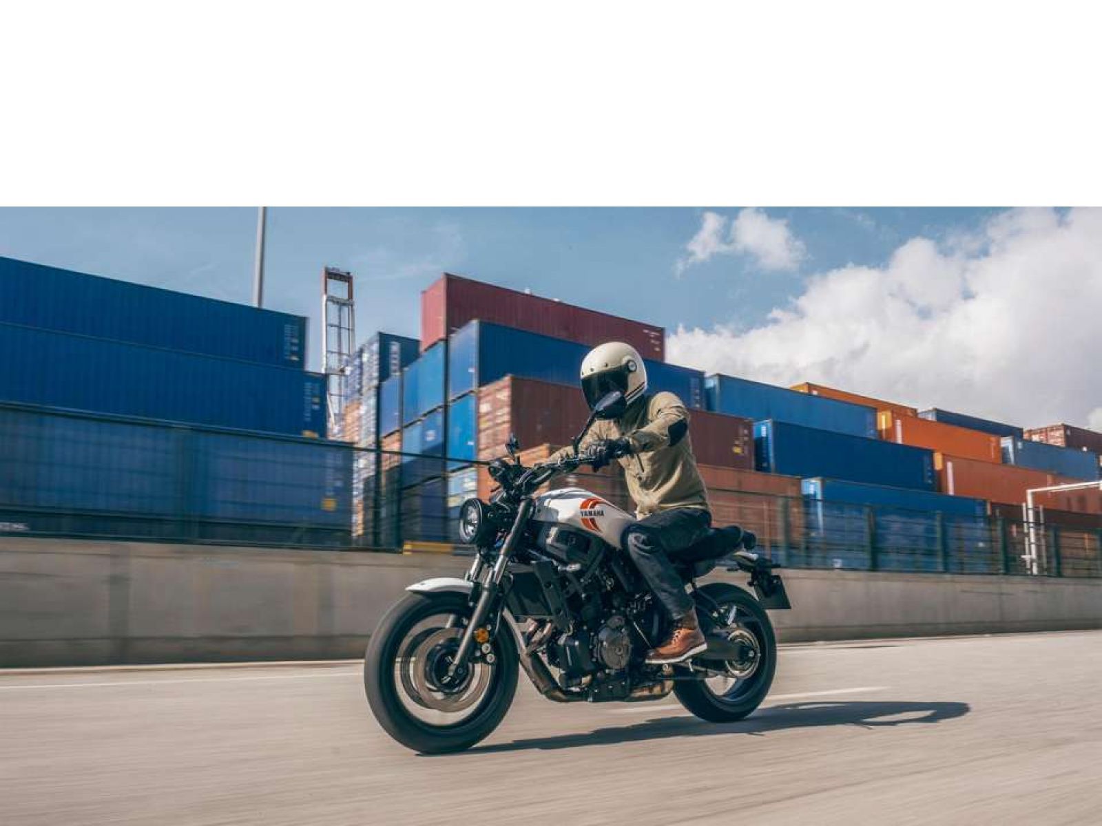 Мотоцикл YAMAHA XSR 700 (Historic White) 2024